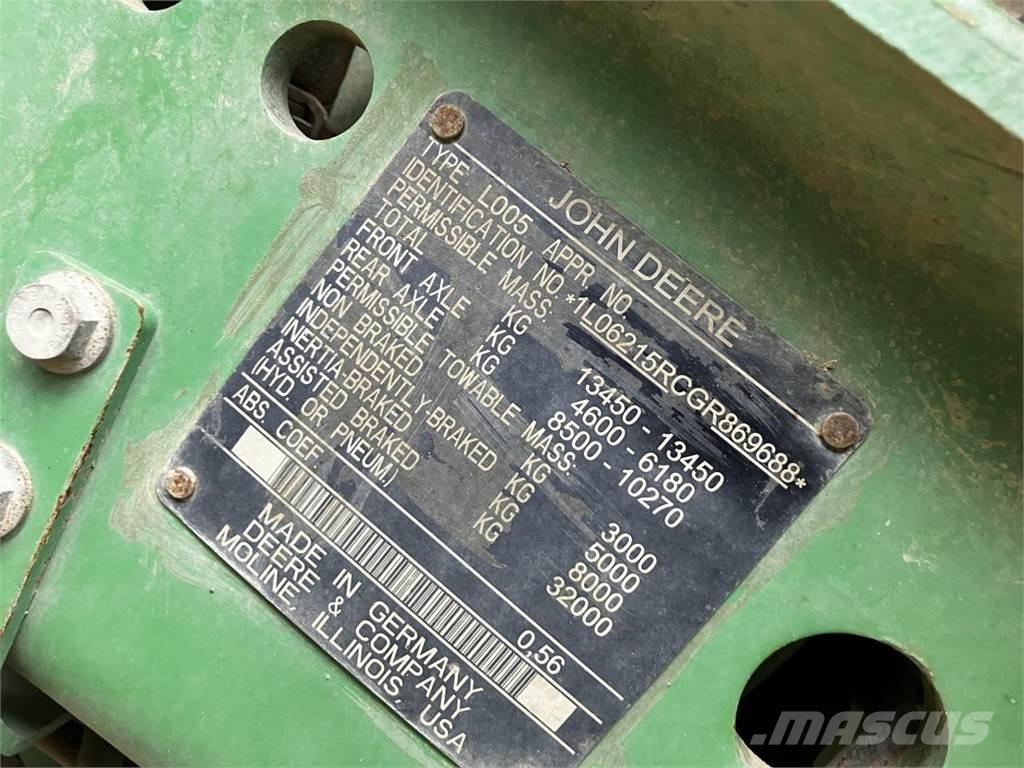 John Deere 6215R 曳引機