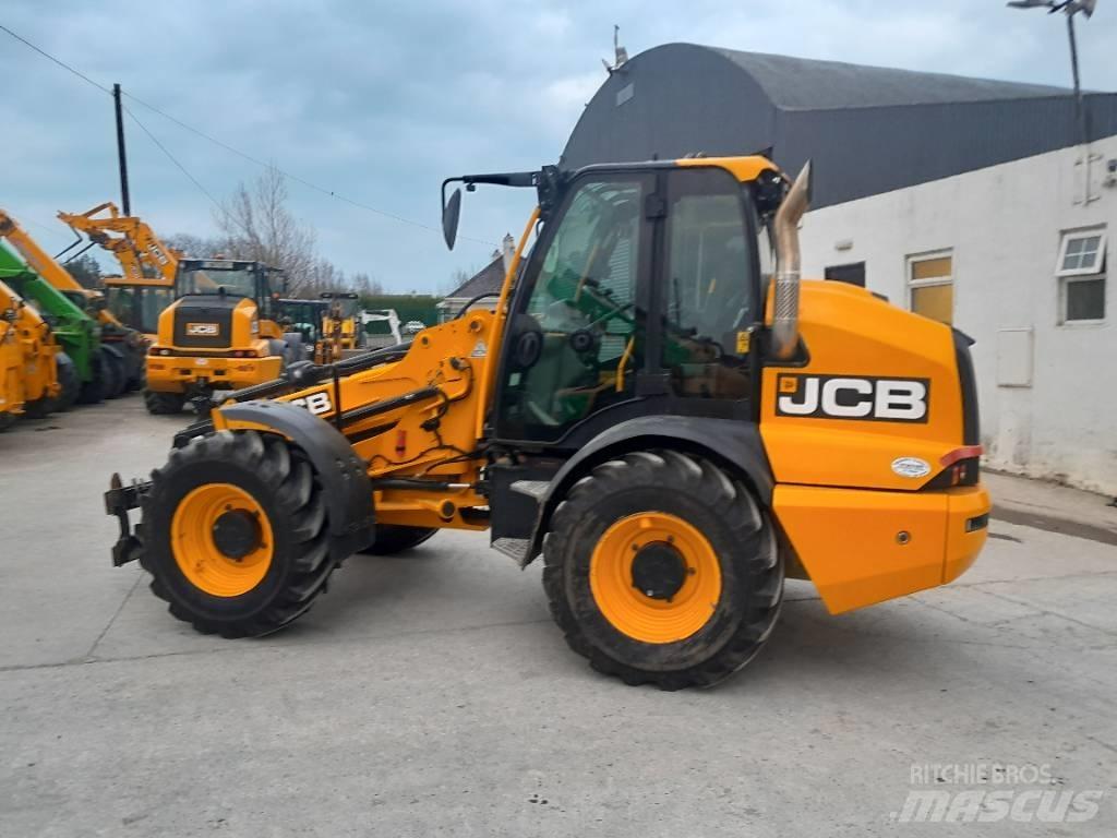 JCB TM 320 S 農業用伸縮臂裝載機