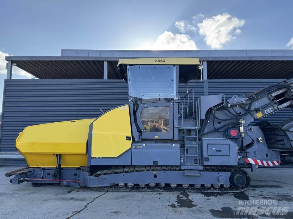Bomag BMF 2500 S 瀝青攤舖機/鋪路機