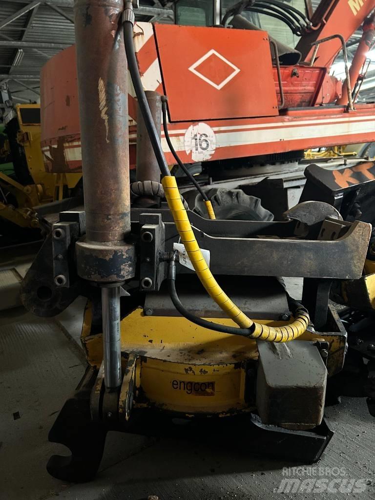 Engcon Tiltrotator 旋轉混合器