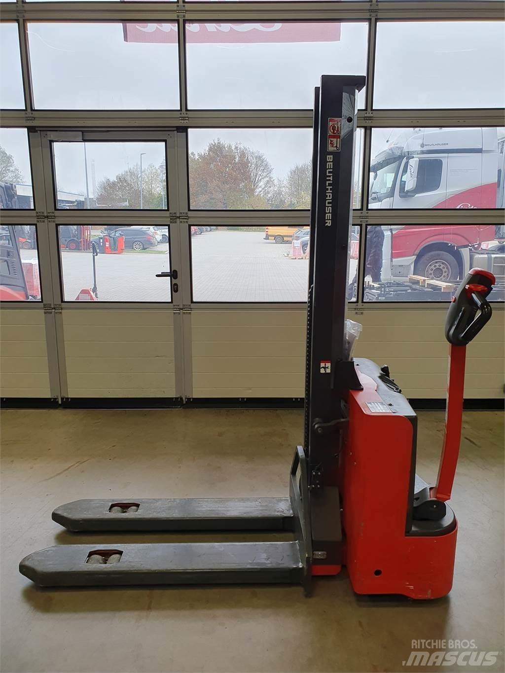 Linde MM10i 行走控制式堆積機