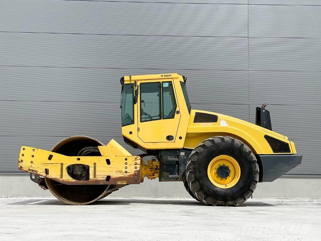 Bomag BW 216 DH-4i 單輪滾壓機