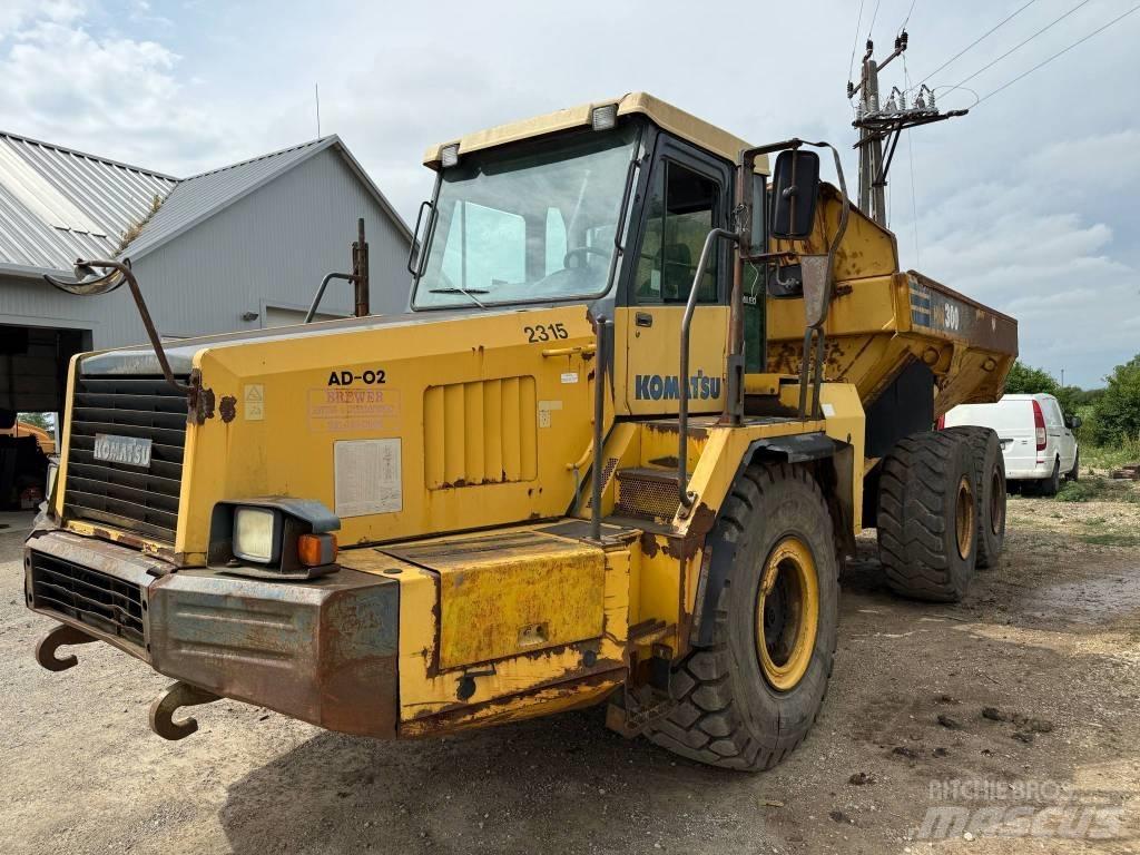 Komatsu HM300-1 鉸接式起吊車