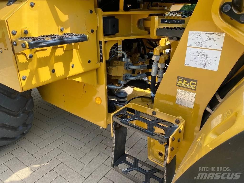 CAT 926M 輪胎式裝載機