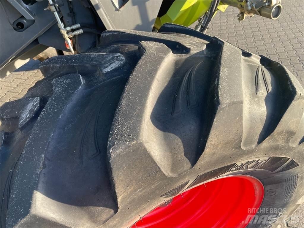 CLAAS Lexion 440 聯合收穫機