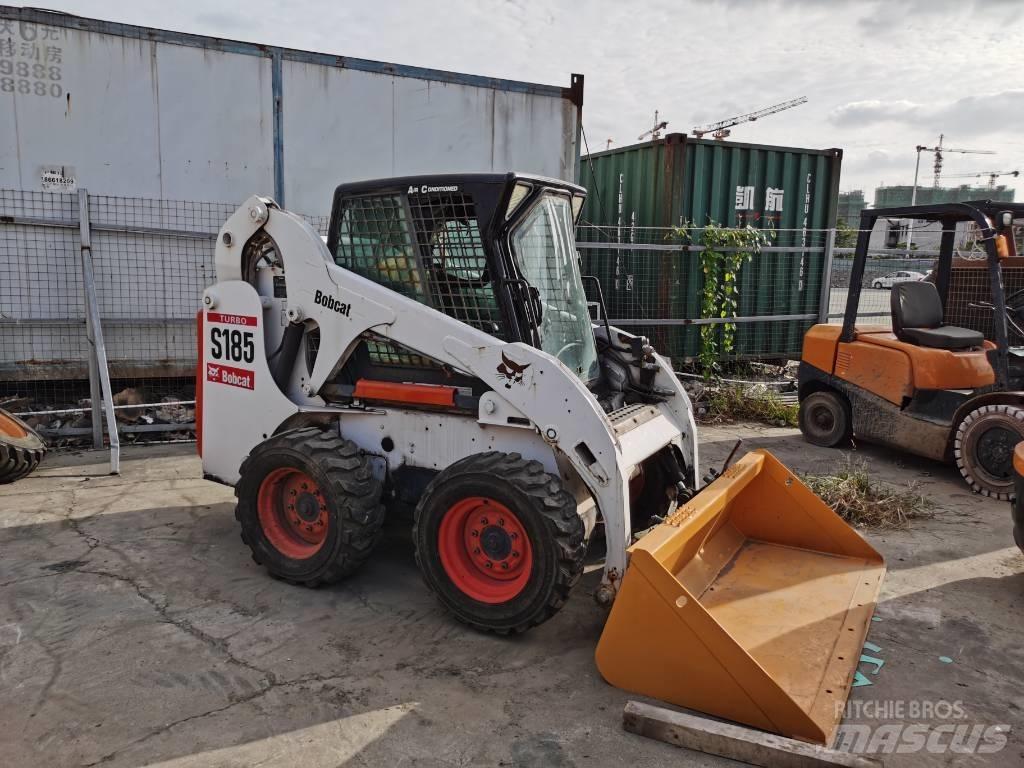 Bobcat S185 滑移轉向裝載機