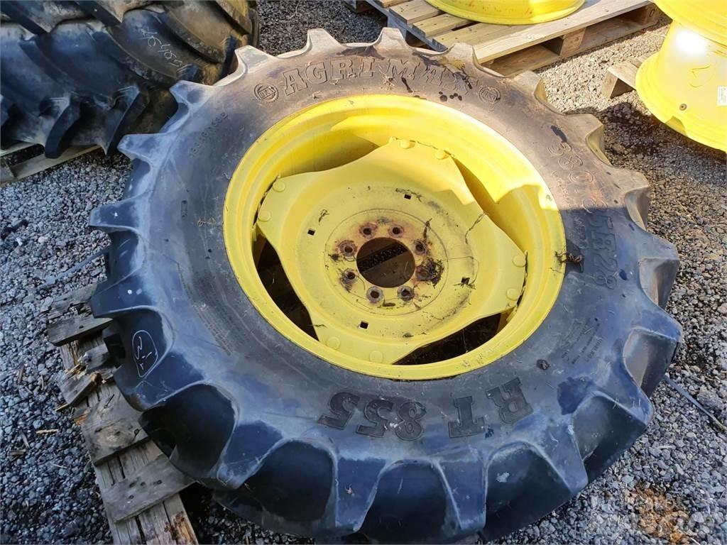 BKT 380/85R28 x2 輪胎、車輪和輪圈