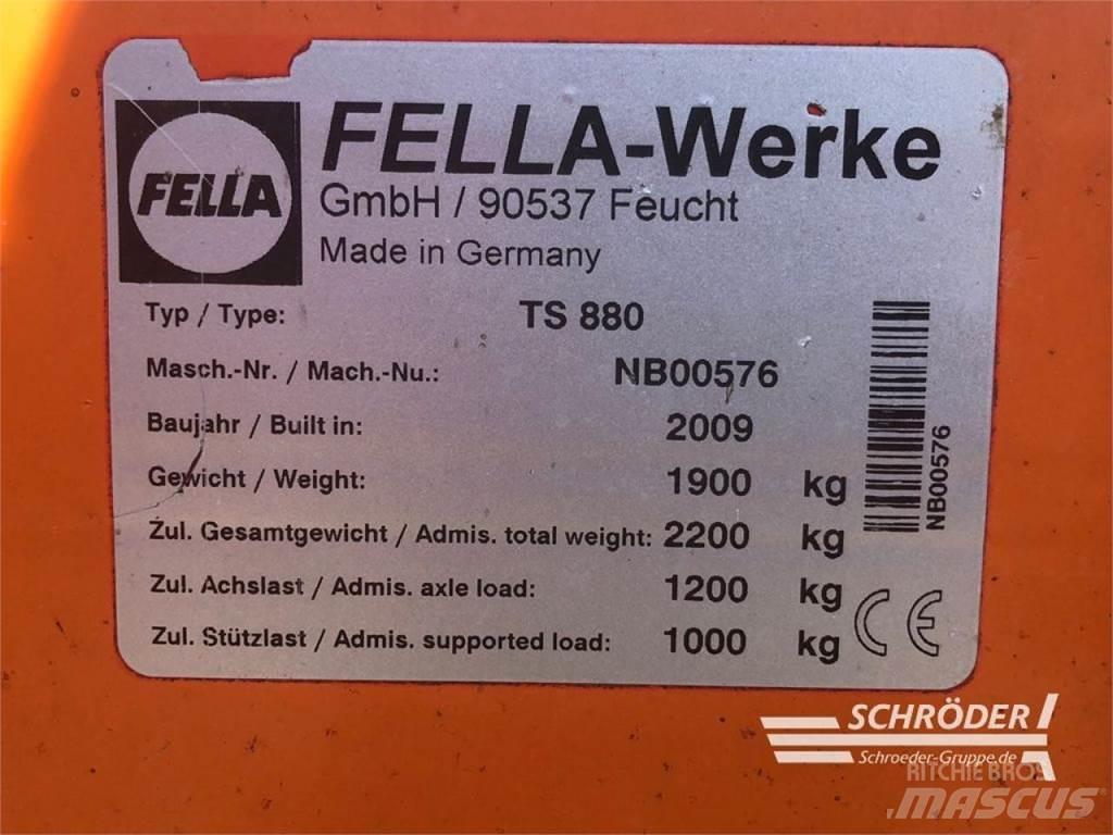 Fella TS 880 堆草機