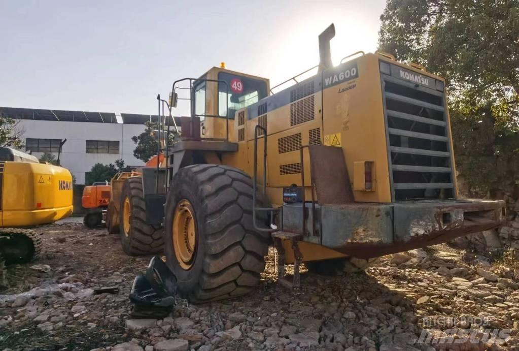 Komatsu WA 600 輪胎式裝載機