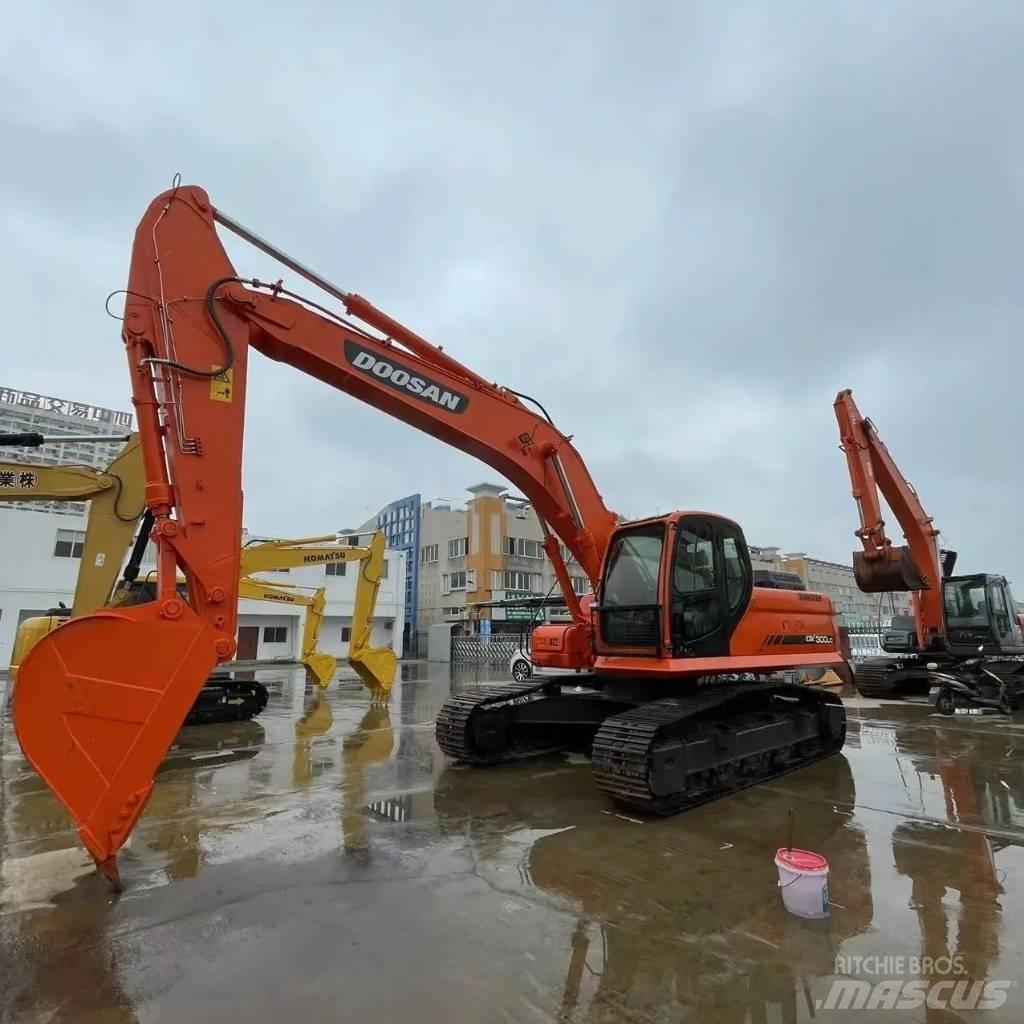 Doosan DX 300 LC 小型挖土機/掘鑿機<7t(小型挖掘機)