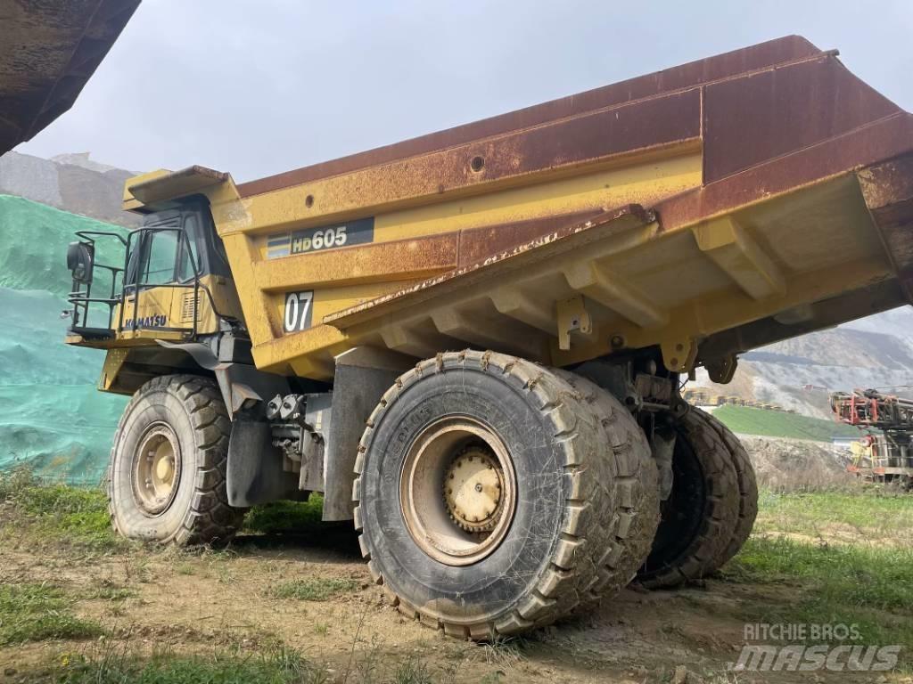 Komatsu HD 605-7 剛性傾卸卡車