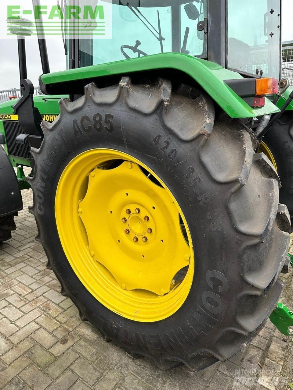 John Deere 2850 曳引機
