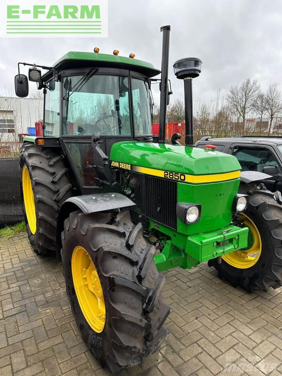 John Deere 2850 曳引機