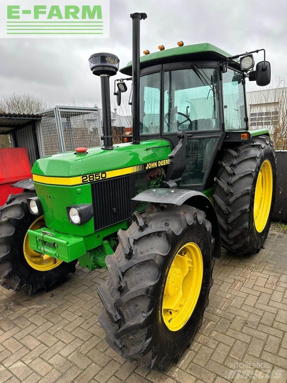 John Deere 2850 曳引機