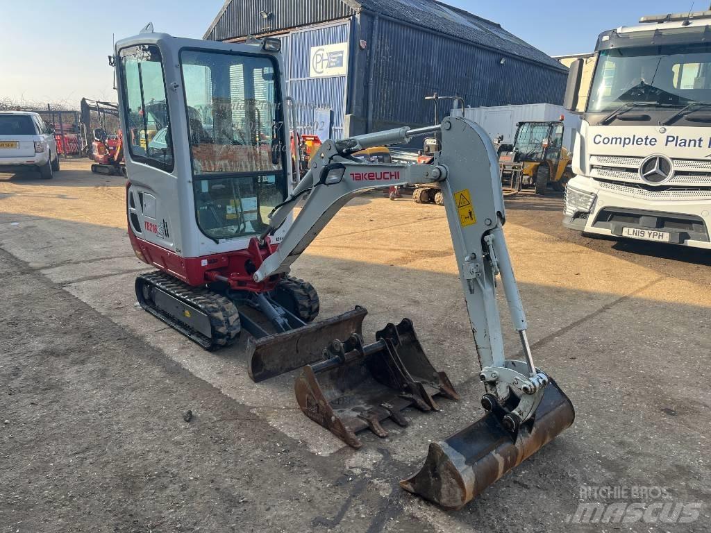 Takeuchi TB 216 小型挖土機/掘鑿機<7t(小型挖掘機)