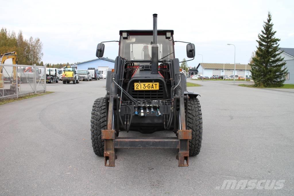 Valmet 815 曳引機