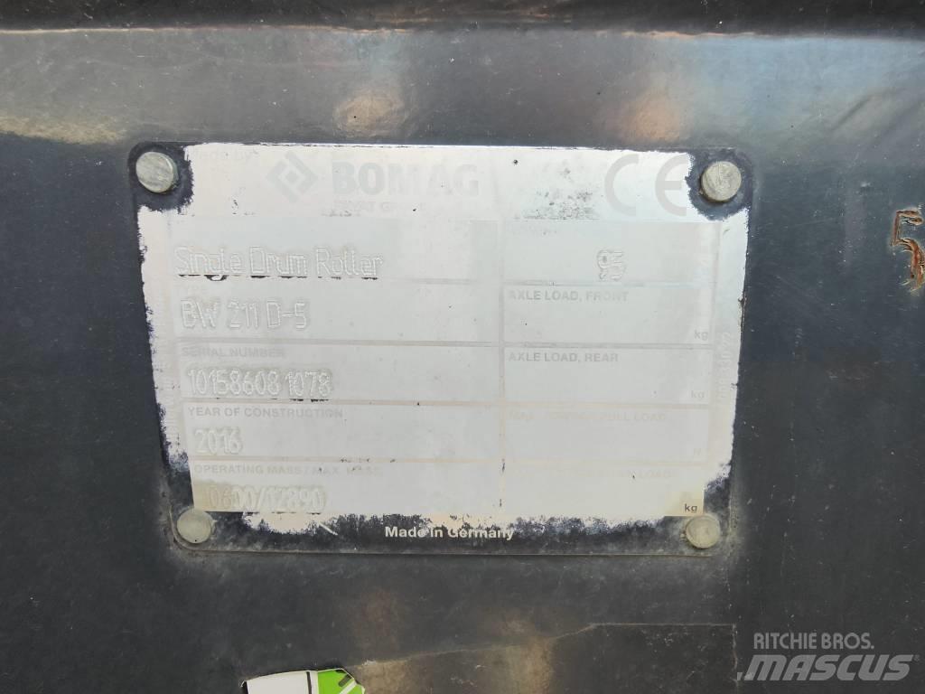 Bomag BW 211 D-50 膠輪滾壓機