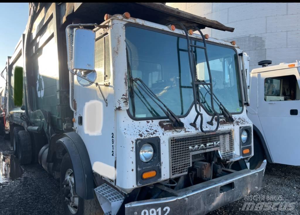 Mack MR600 垃圾車