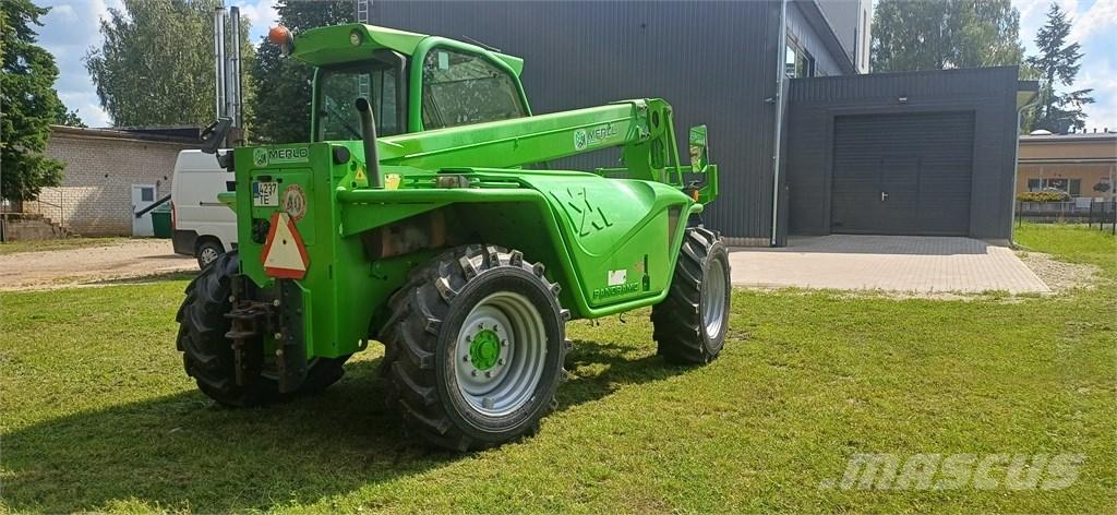 Merlo P 41.7 農業用伸縮臂裝載機