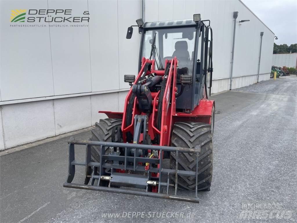 Toyo KU 851 輪胎式裝載機
