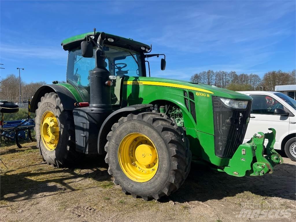 John Deere 8320 R 曳引機