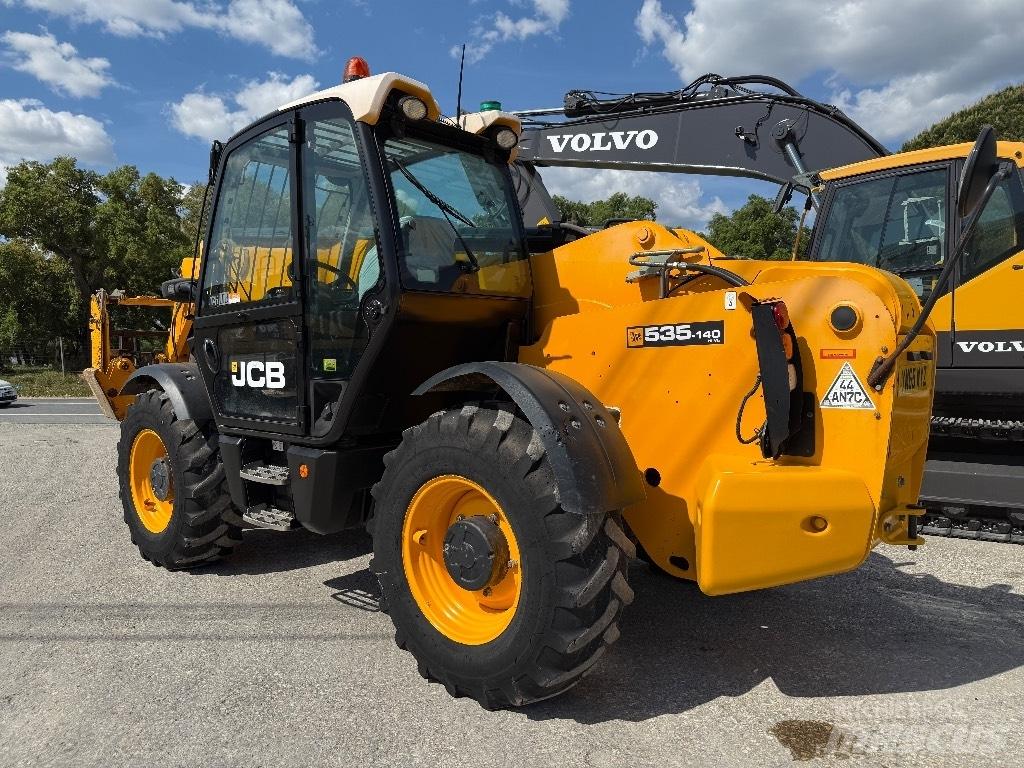 JCB 540-140 伸縮臂操作車