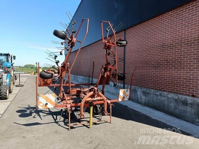 Kuhn GF6301 MH 耙與翻草機