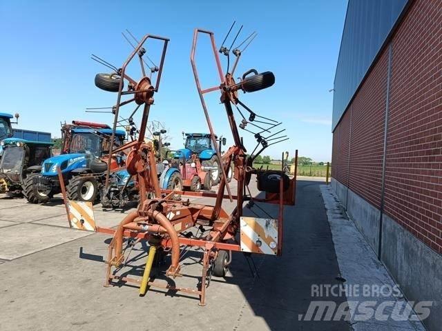 Kuhn GF6301 MH 耙與翻草機