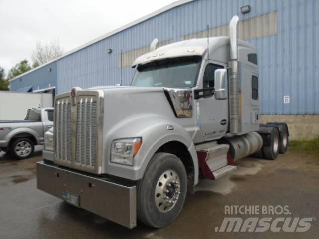 Kenworth W 990 曳引機組件