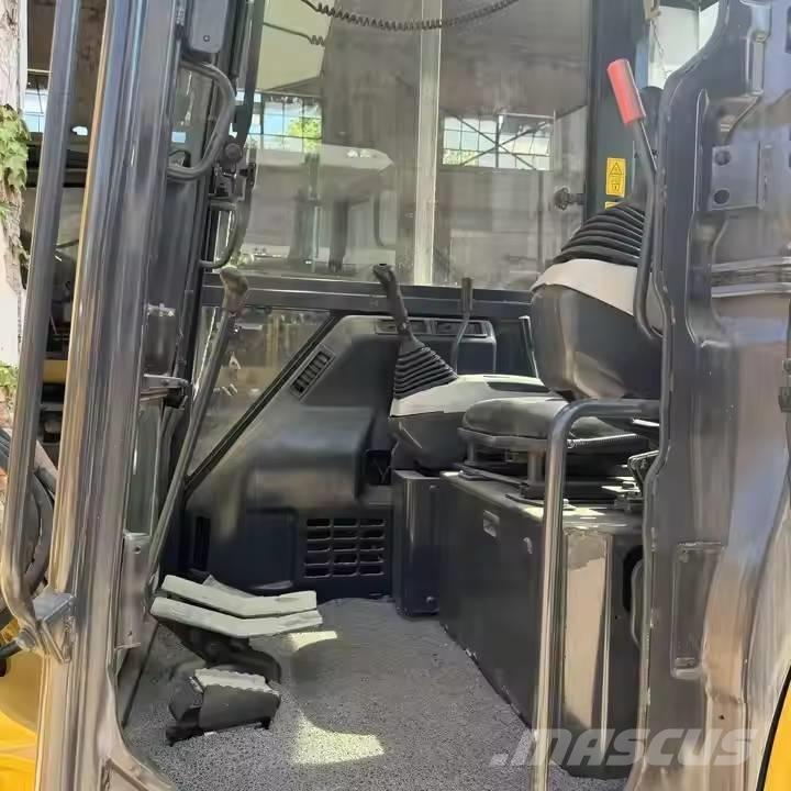 Komatsu PC55MR 小型挖土機/掘鑿機<7t(小型挖掘機)