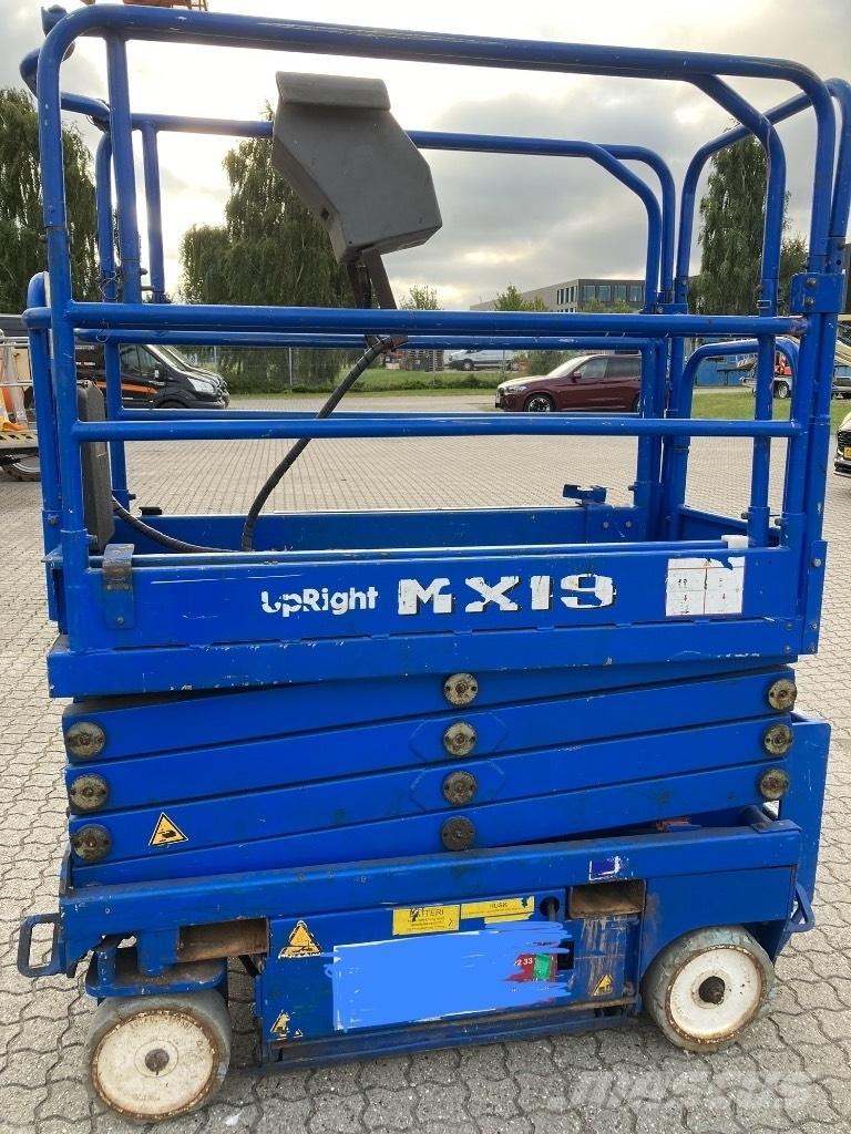 UpRight MX19 剪式升降機