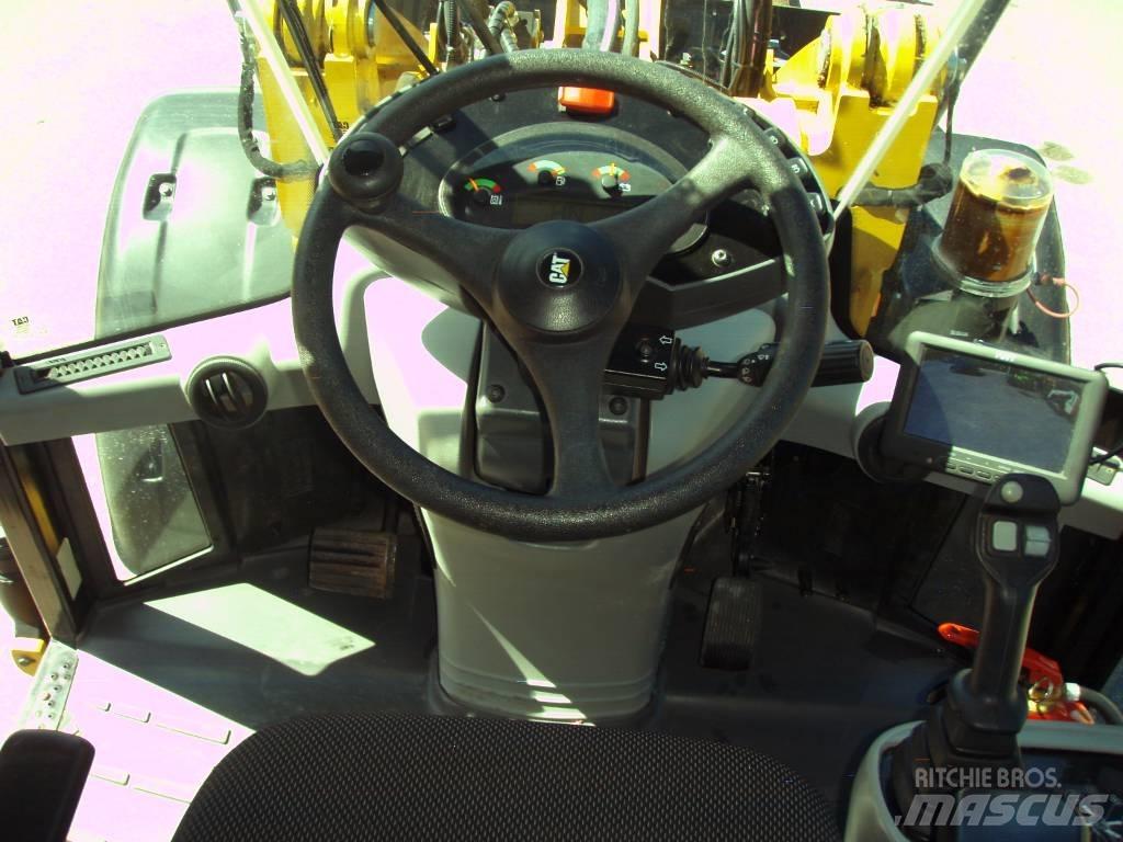CAT 906 M 輪胎式裝載機