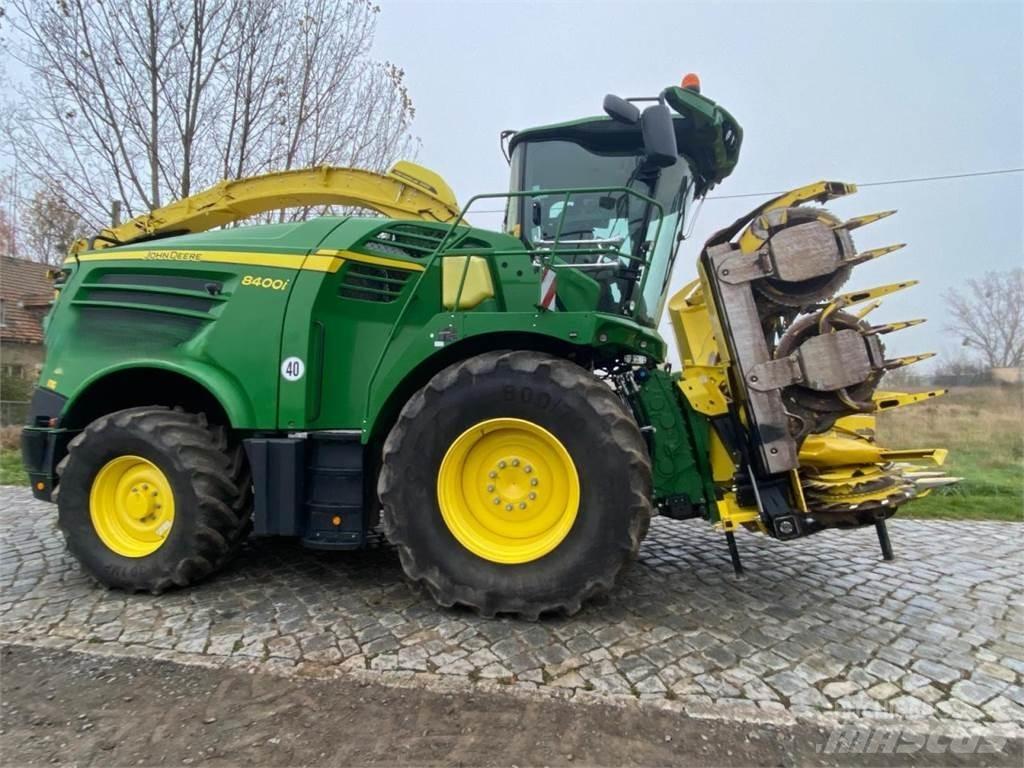 John Deere 8400i 自走式飼料採集機