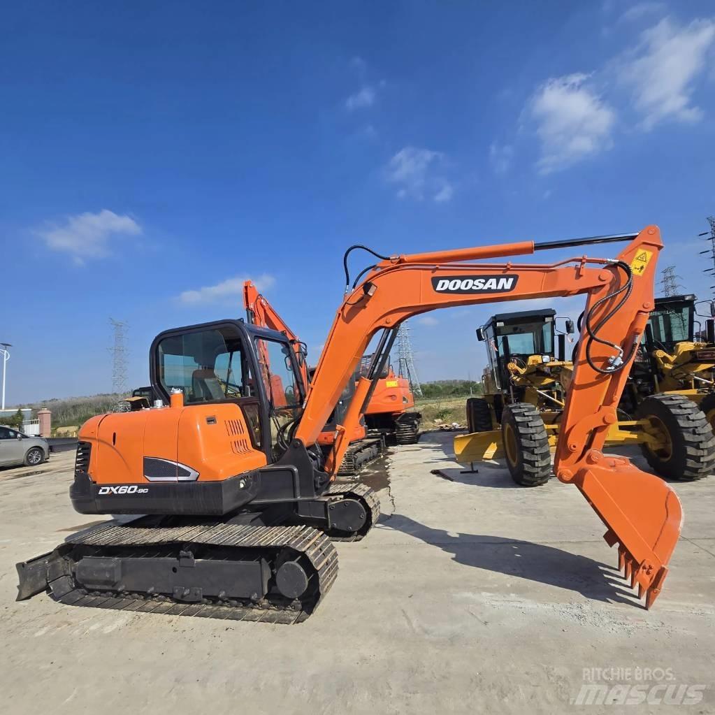 Doosan DX 60-9C 小型挖土機/掘鑿機<7t(小型挖掘機)