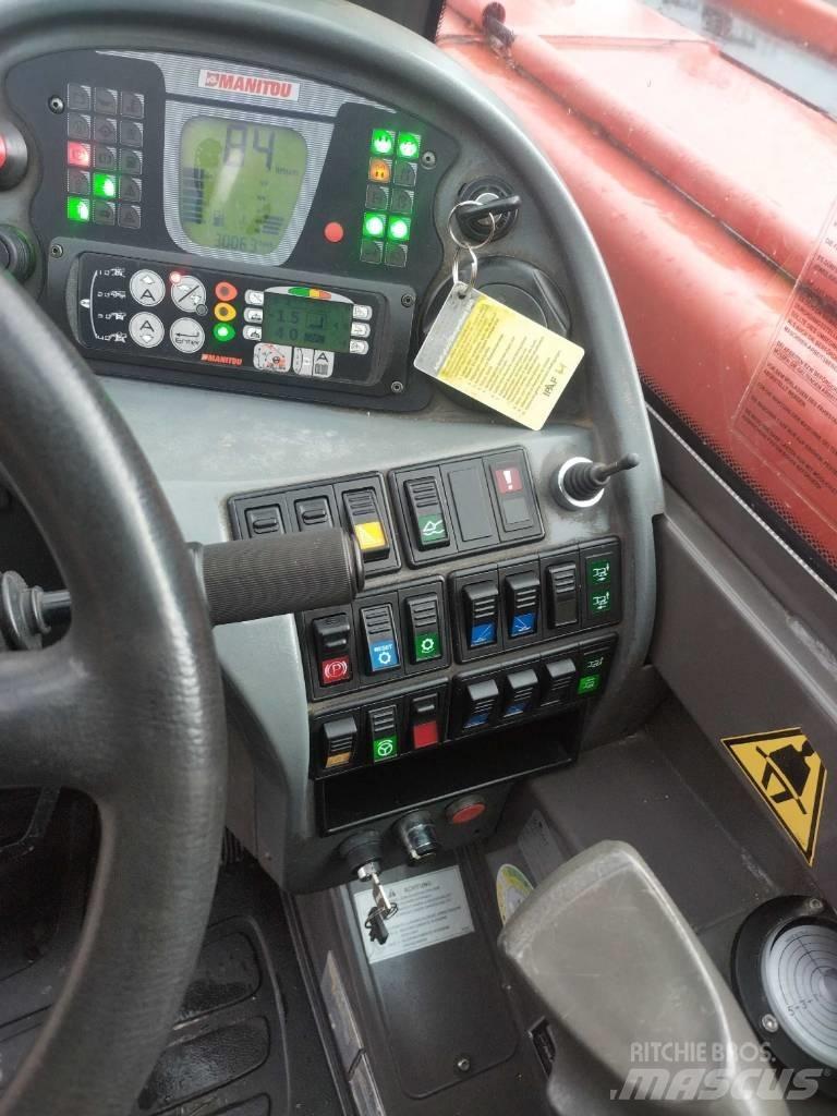 Manitou MRT 2150 伸縮臂操作車