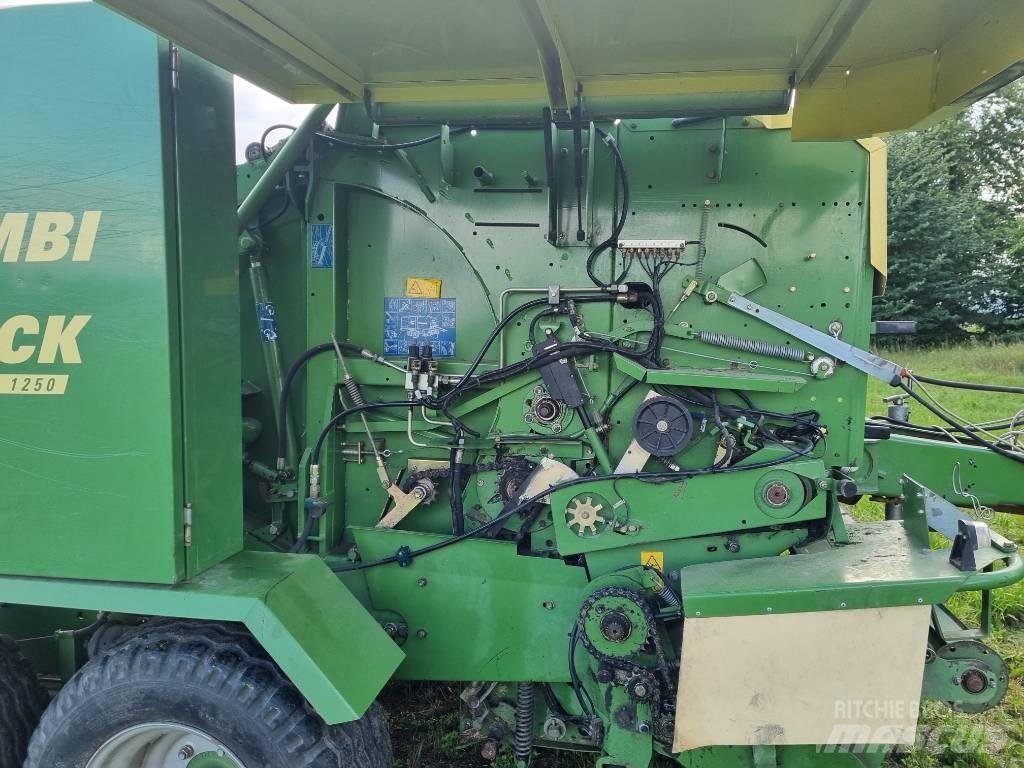 Krone Comprima F125 圓型牧草打包機