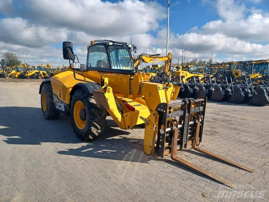 JCB 535-125 伸縮臂操作車