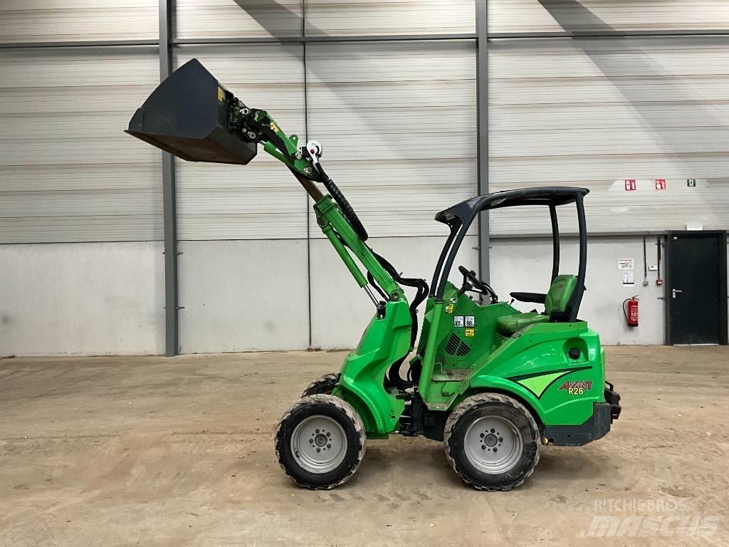 Avant R 28 小型裝載機