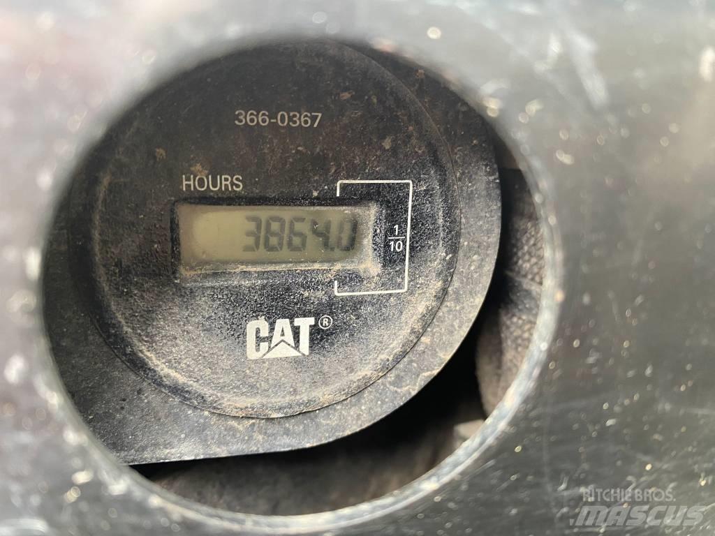 CAT 305 E 小型挖土機/掘鑿機<7t(小型挖掘機)