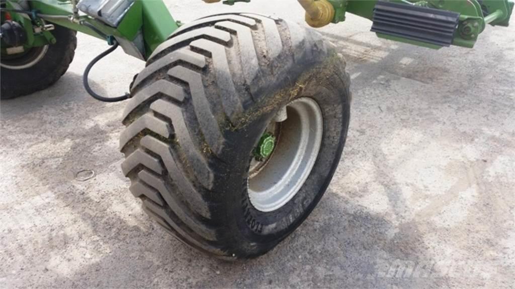 Krone Swadro 1400 堆草機