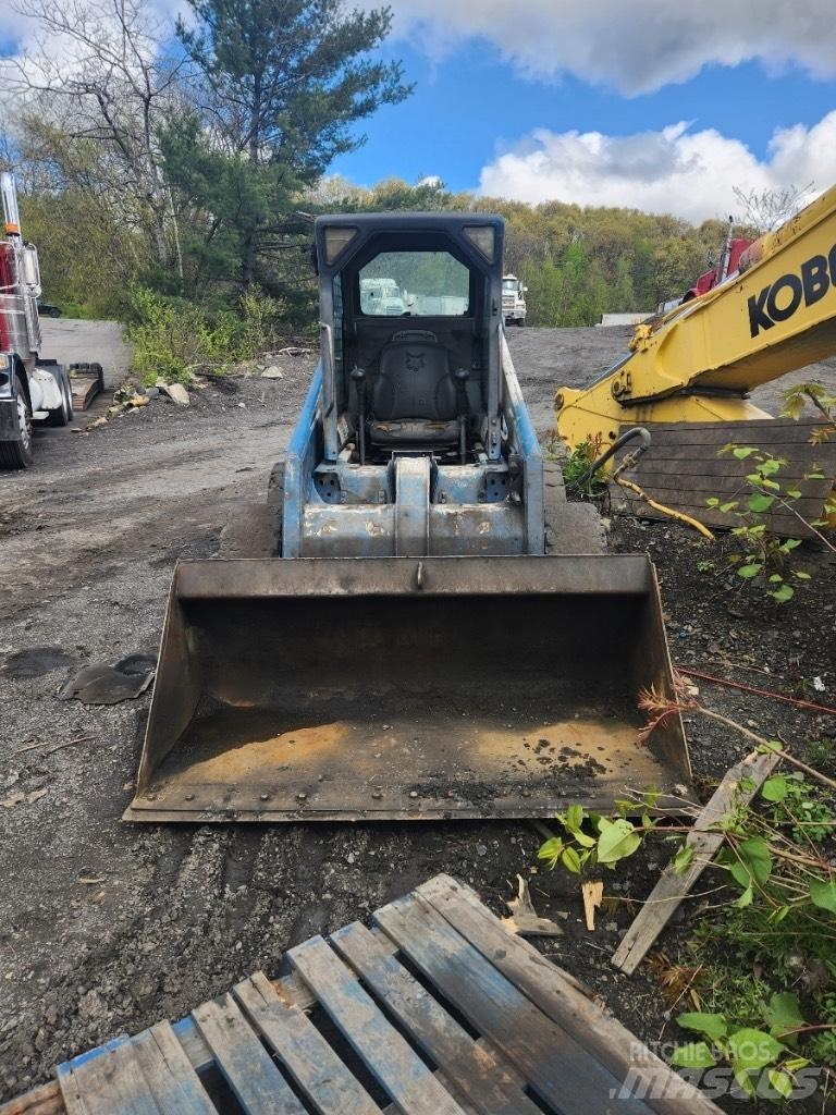 Bobcat 863 滑移轉向裝載機