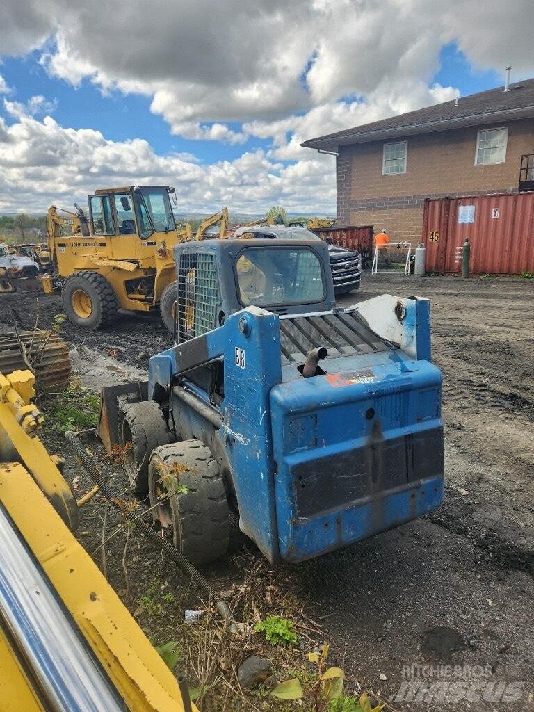Bobcat 863 滑移轉向裝載機