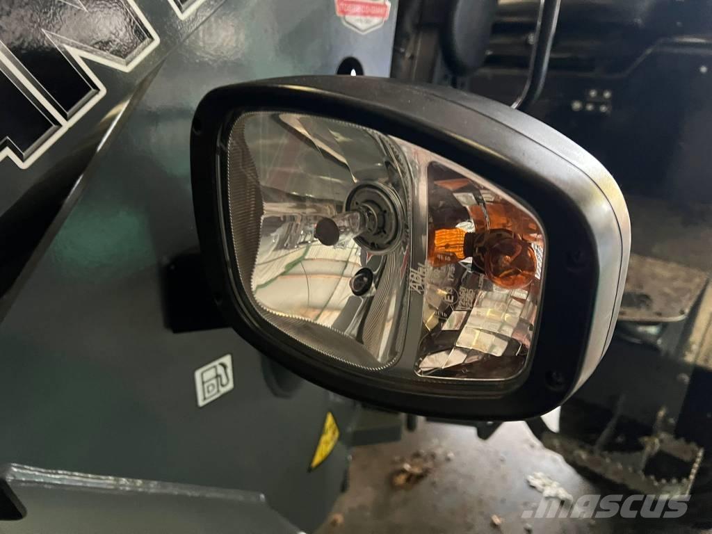 GiANT G 2500 HD 小型裝載機