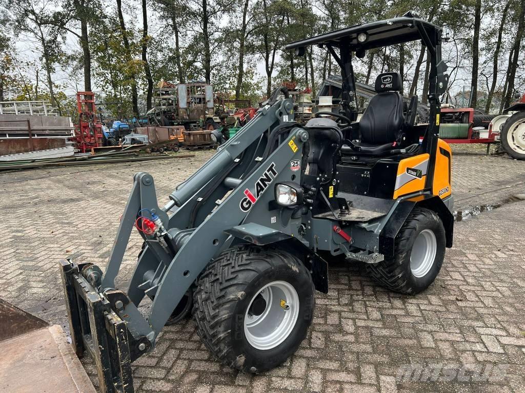 GiANT G 2500 HD 小型裝載機