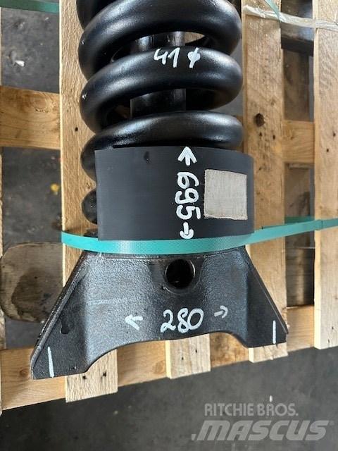 Doosan NAPINACZ 履帶、鏈條和車盤