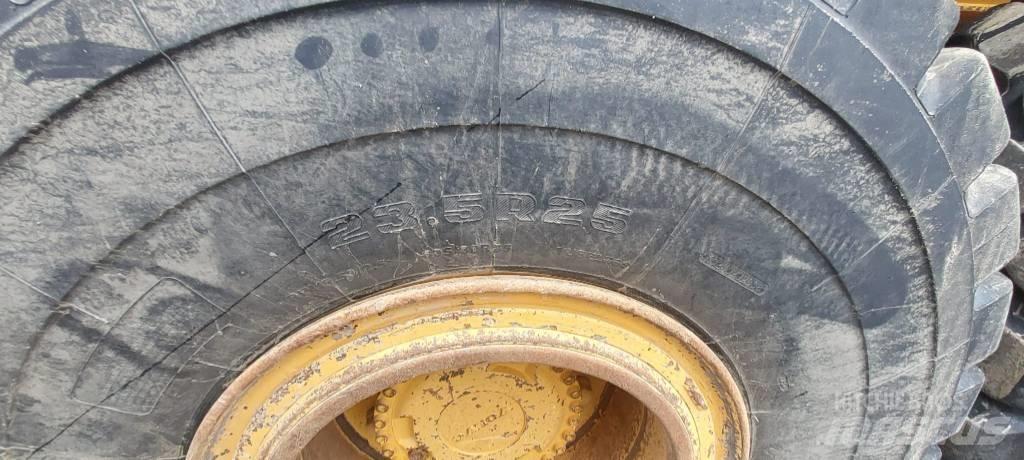 Volvo A 25 F 鉸接式起吊車