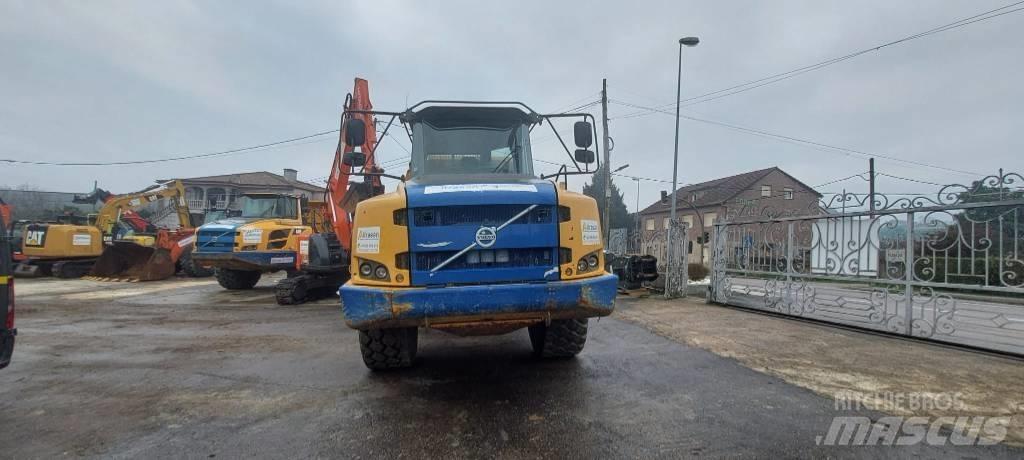 Volvo A 25 F 鉸接式起吊車