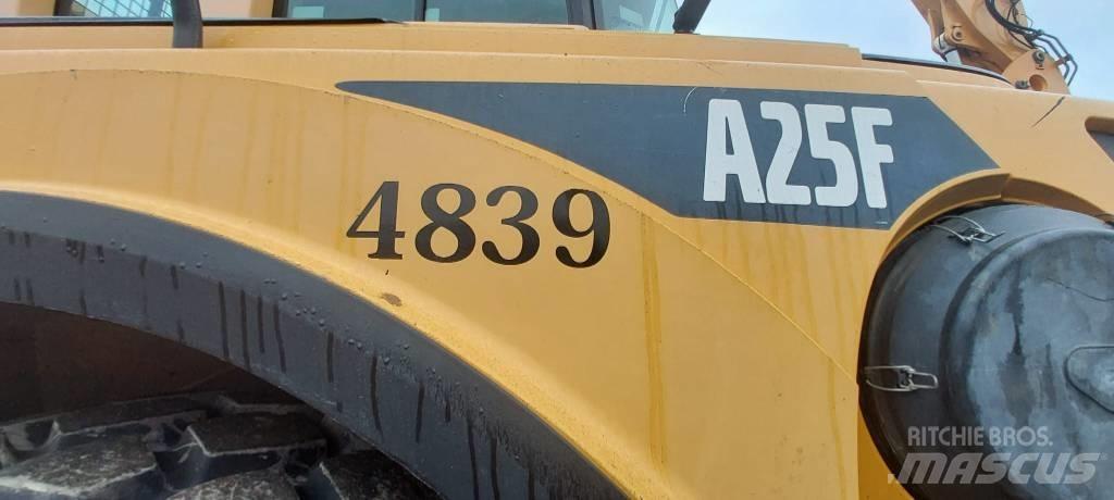 Volvo A 25 F 鉸接式起吊車