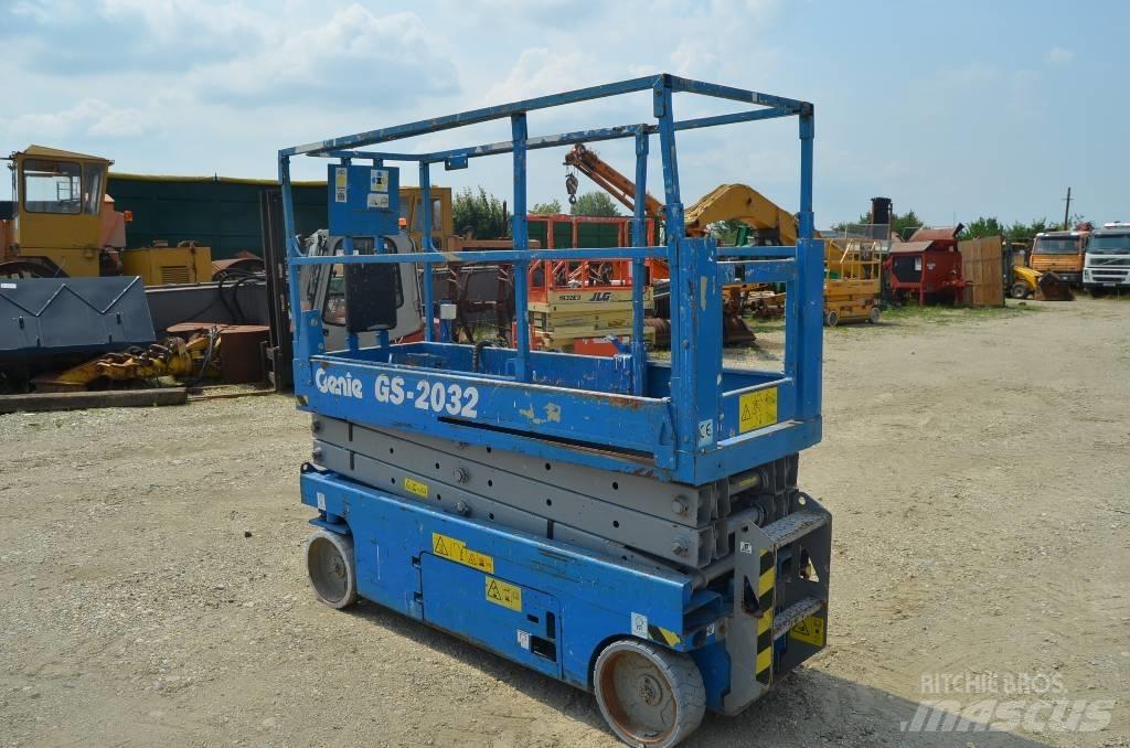 Genie GS 2032 剪式升降機