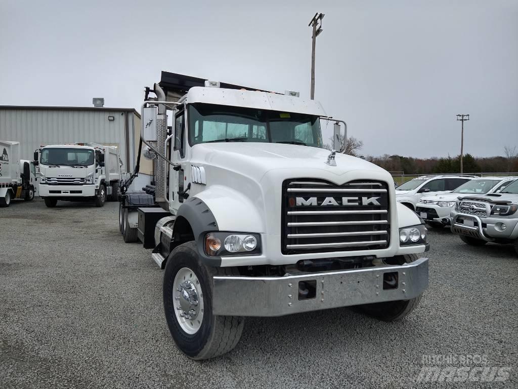 Mack GU713 垃圾車